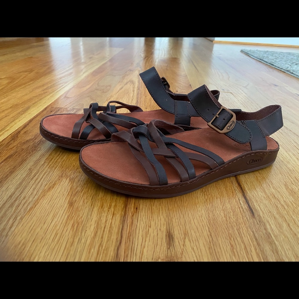 Chaco women’s Fallon leather sandal US size 8